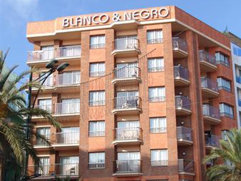 Blanco Y Negro Apartments Lloret de Mar Extérieur photo