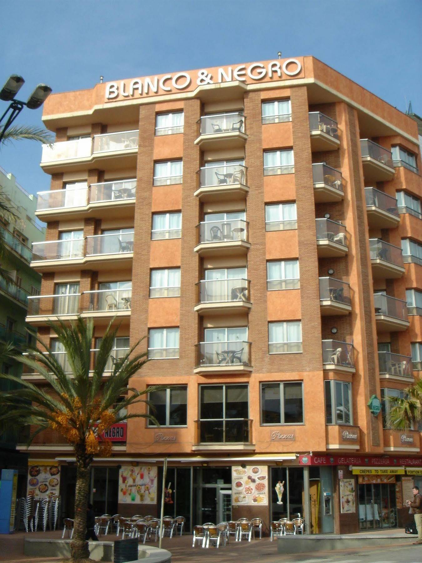 Blanco Y Negro Apartments Lloret de Mar Extérieur photo